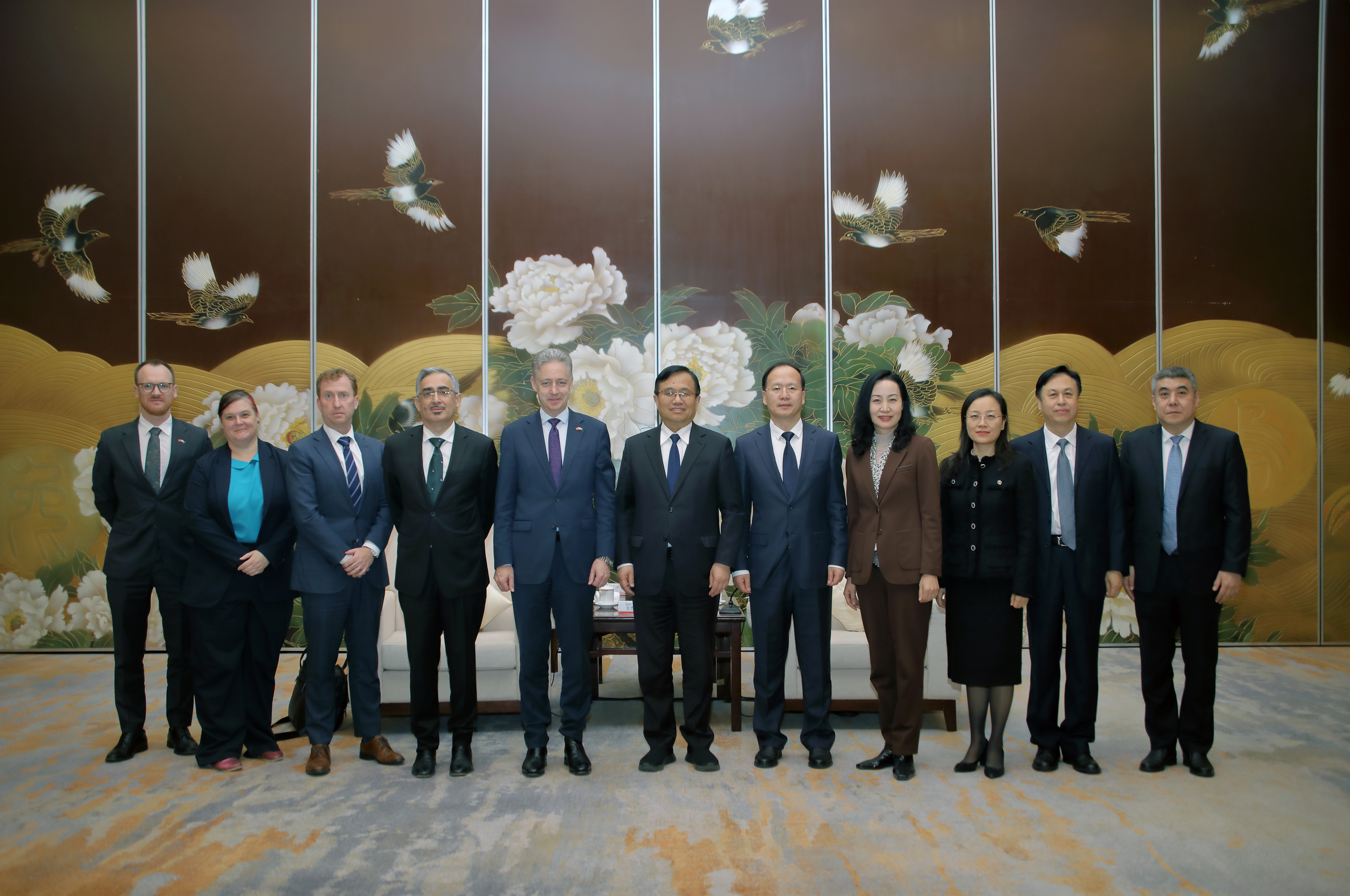 �Ĵ�����פ����ʹ��˼��һ�з���ɽ��