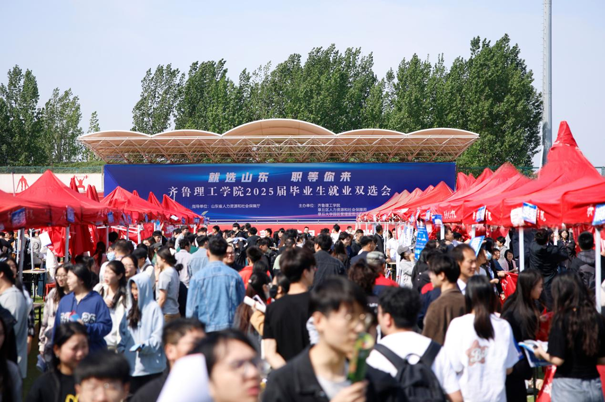 ѧУ��˫ѡ�ᡱΪ��ҵ����������ҵ��׼����