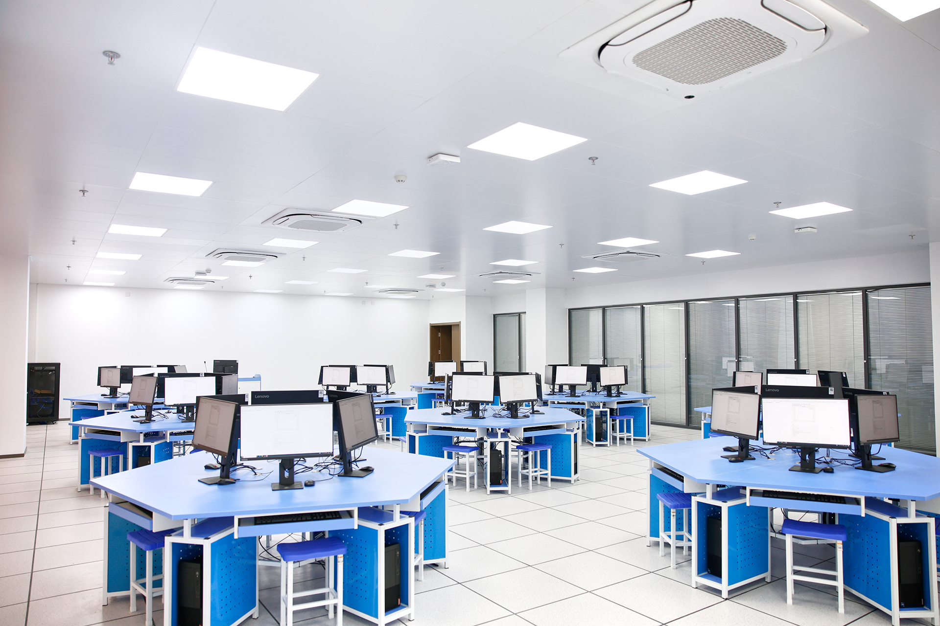 ��һ����Ϣ����ʵ���ѧ����