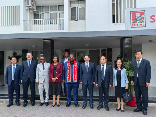 ��ů��ɽ��ʡ�����ŷ���Īɣ�ȿ��ڸɴ�