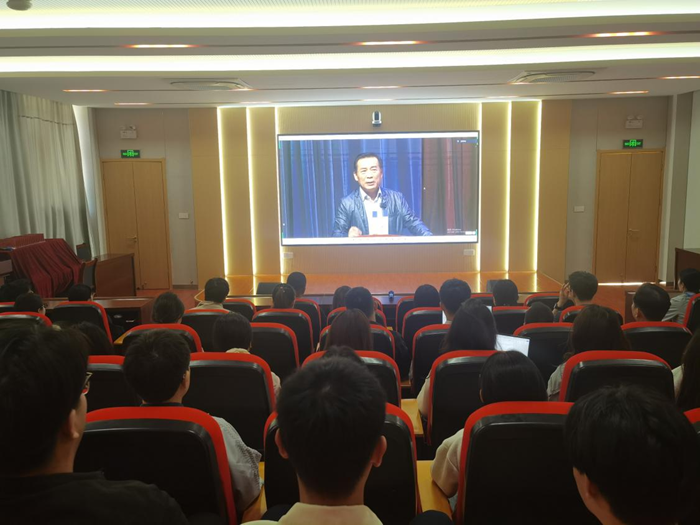 ѧУ��֯ʦ���ۿ�ѧϰ���й��������á�