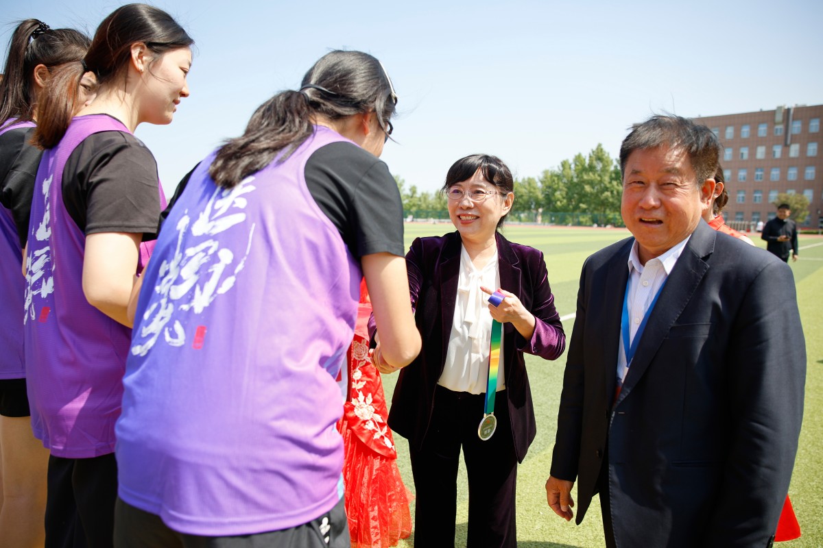 30..���³���У��������Ϊ���˶�Ա�佱 (4).jpg