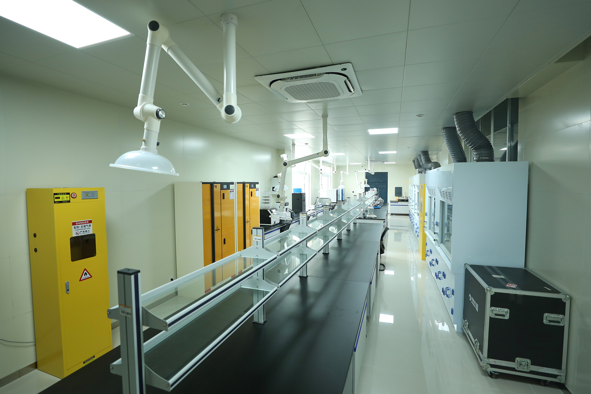 1-240Q4100001-51.jpg