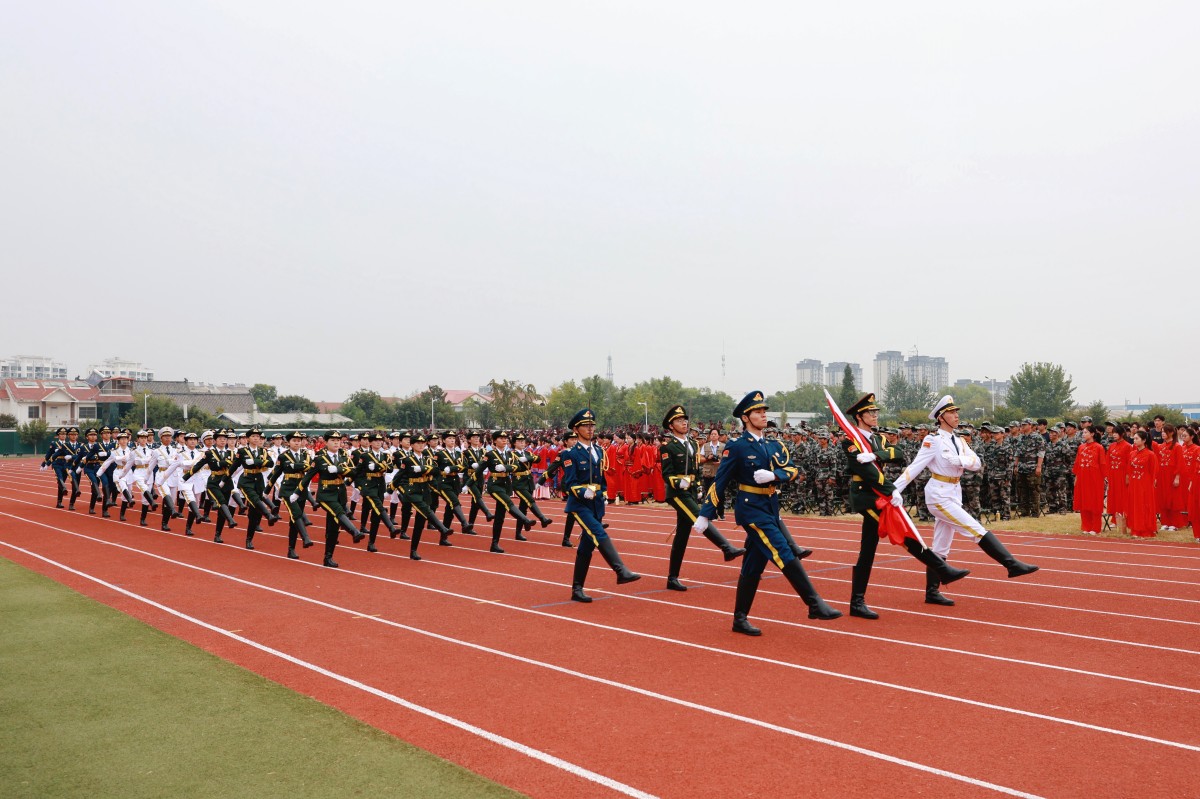 1790055430532387.jpg 3.升国旗、唱国歌 (2).JPG